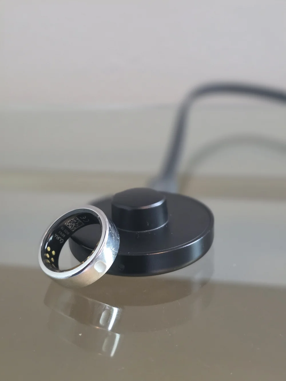 Oura Ring 3 Size 8 - Silver with Matte Black Charger